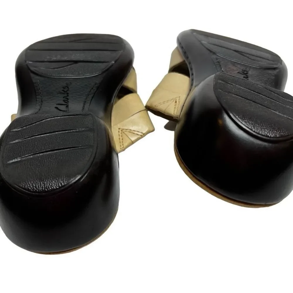 Clark’s bendable nude beige ina cherish leather sandals size 6